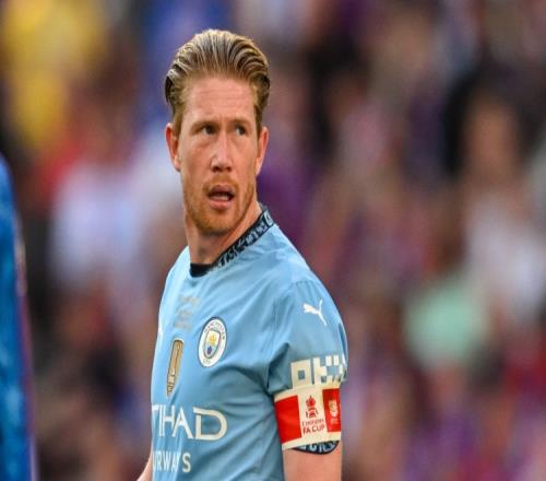 德扑锦标赛：解析“中等筹码”的尴尬境地——为何此时防守重于进攻？（德州扑克锦标赛：透视“中等筹码”的微妙困局——为何此刻以防守为先？）