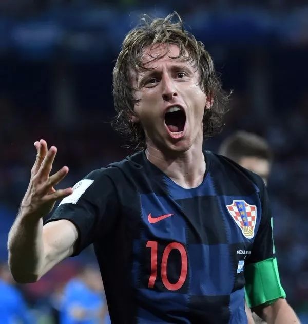 尼克斯终结16连败，兰德尔40+15带队取胜