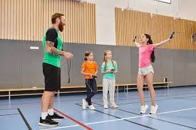 历史首次首发！埃迪vs杨瀚森跳球